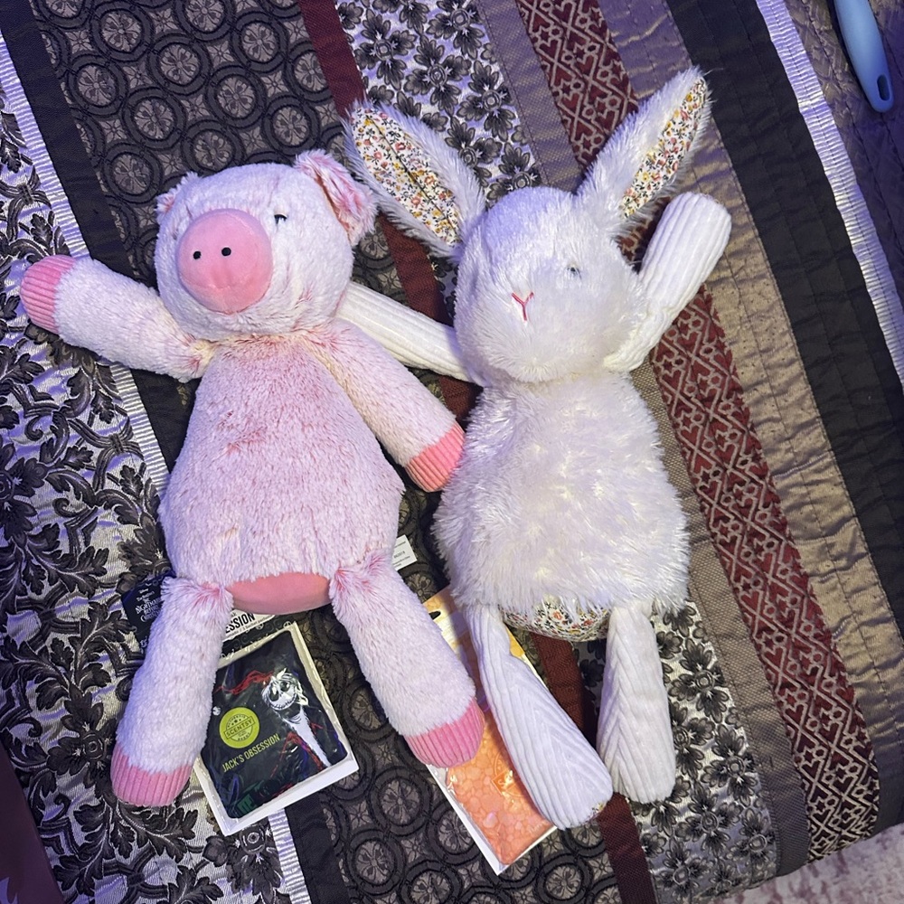 Scentsy Buddy’s Penny the Pig & Rosemary the Rabbit - Picture 4 of 11